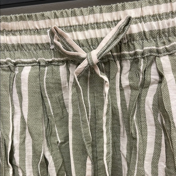 BCBGeneration Green and White Striped Shorts - Picture 2 of 6